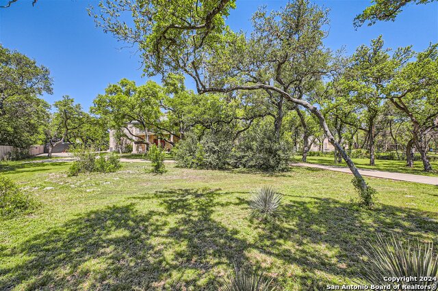 Listing photo id 2 for 105 Fawn Dr  