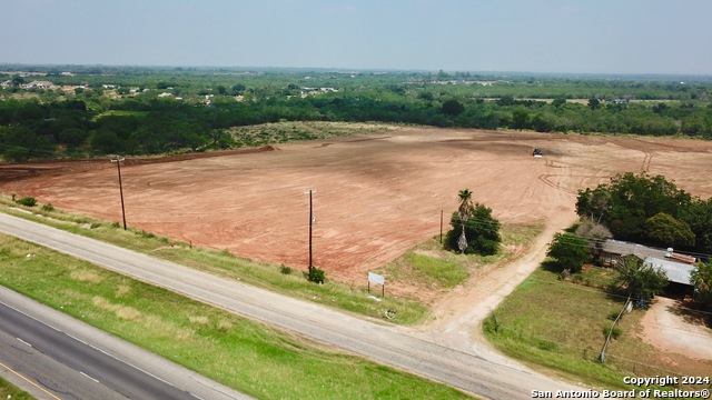 Image 3 of 24 For 17171 Interstate 35