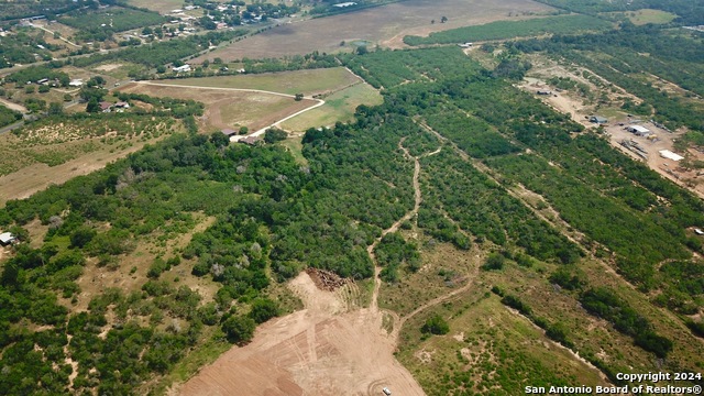 Image 7 of 24 For 17171 Interstate 35