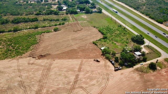 Image 19 of 24 For 17171 Interstate 35 S