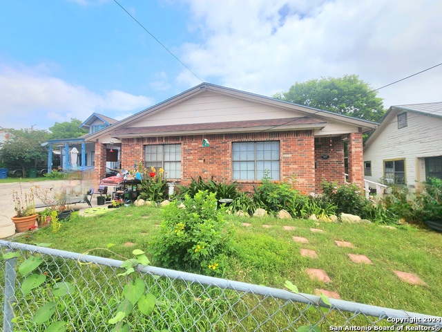 Details for 1415 Summit Ave W, San Antonio, TX 78201