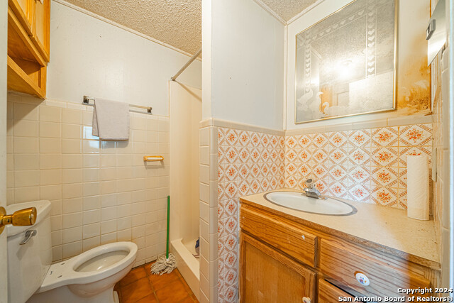 Listing photo id 24 for 640 Houston Ave N