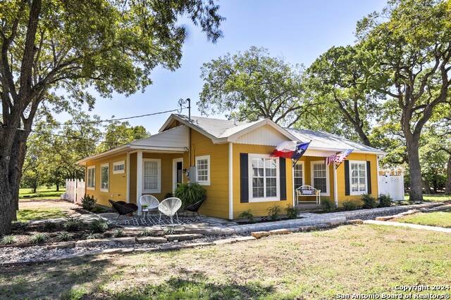 Details for 809 Highway St. E, Fredericksburg, TX 78624