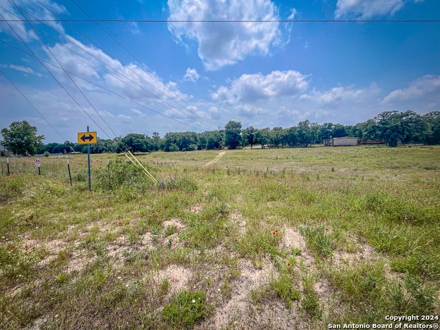 Image 1 of 4 For 202 Bluebonnet Rdg