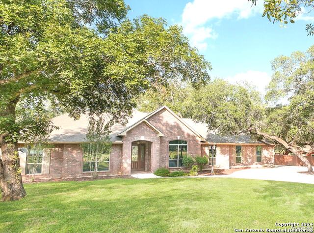 Details for 343 Flores Oaks Dr, Floresville, TX 78114