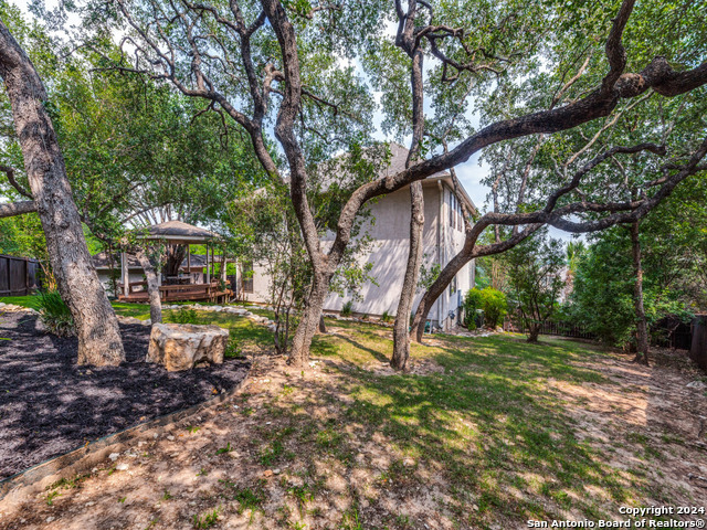 Listing photo id 27 for 18339 Emerald Oaks Dr