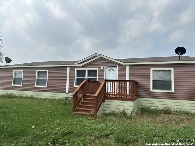 Listing photo id 0 for 107 County Road 2670