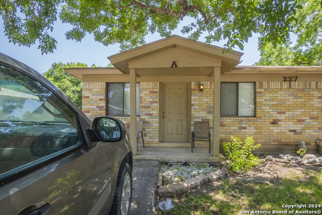 Details for 227 Redbud Ln, New Braunfels, TX 78130