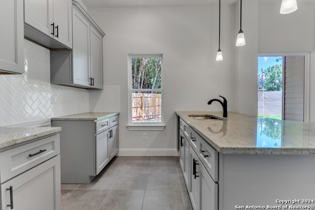 Image 10 of 28 For 600 Park Circle