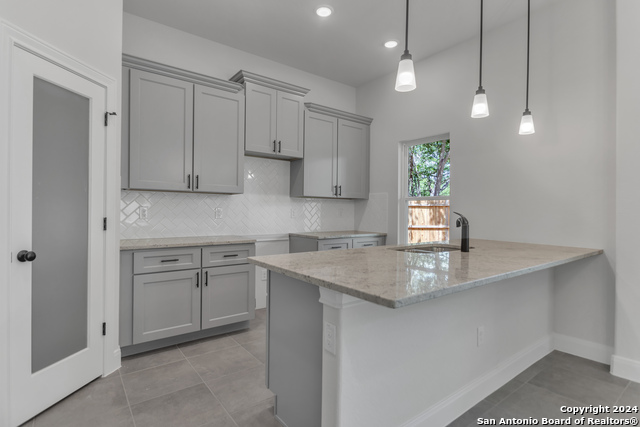 Image 11 of 28 For 600 Park Circle