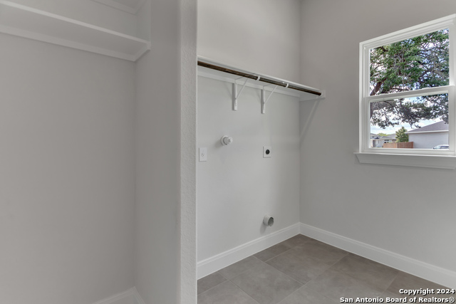 Image 14 of 28 For 600 Park Circle