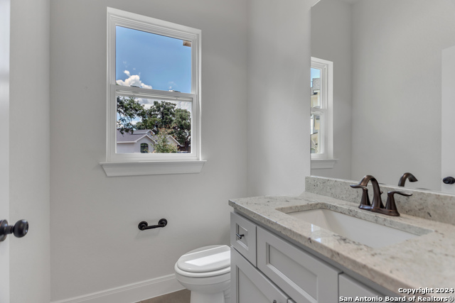 Image 15 of 28 For 600 Park Circle