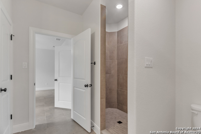 Image 16 of 28 For 600 Park Circle