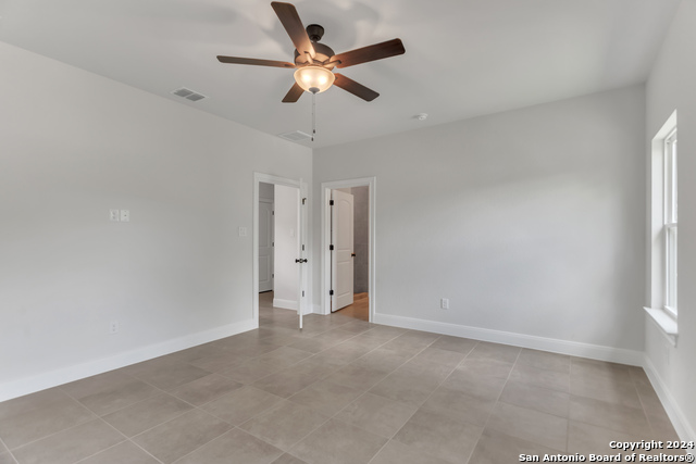 Image 19 of 28 For 600 Park Circle