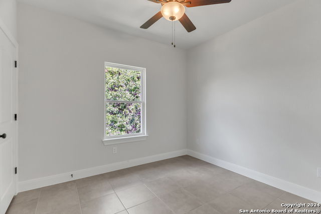 Image 22 of 28 For 600 Park Circle