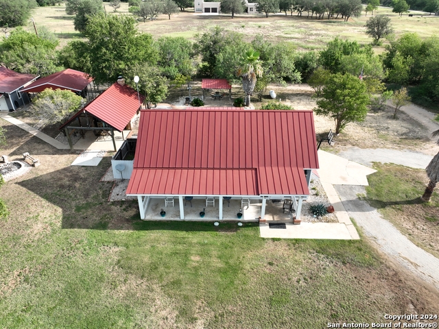 Details for 380 County Road 421, Hondo, TX 78861