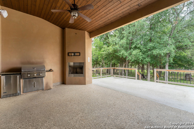 Image 39 of 41 For 5693 Comal Vista