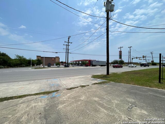 Listing photo id 20 for 4607 Castle Cross