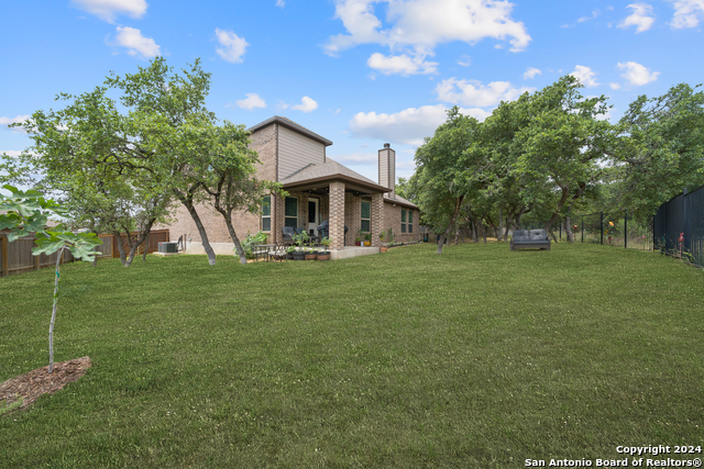 Listing photo id 20 for 1405 Nicholas Park