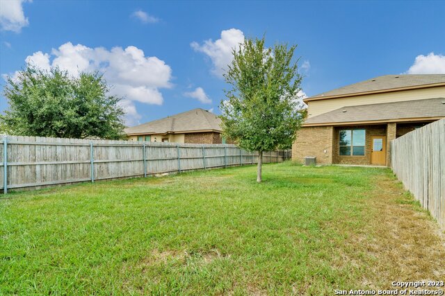 Image 21 of 23 For 542 Creekside Cir