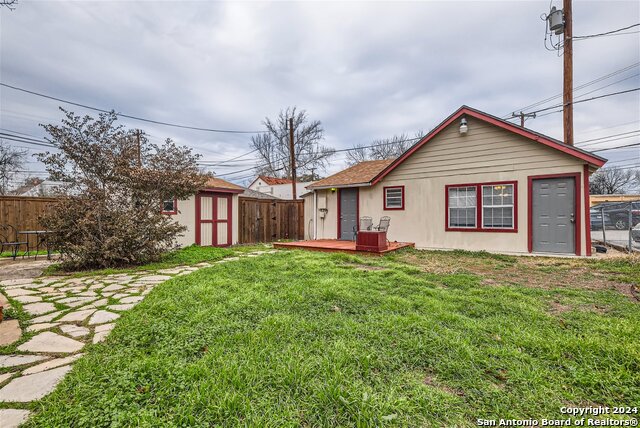 Details for 1547 Agarita Ave W 3, San Antonio, TX 78201