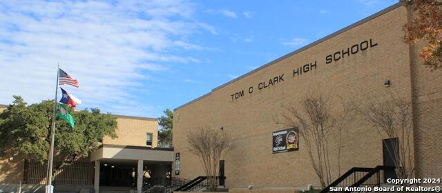 Image 4 of 5 For 26004 Marigold Oaks