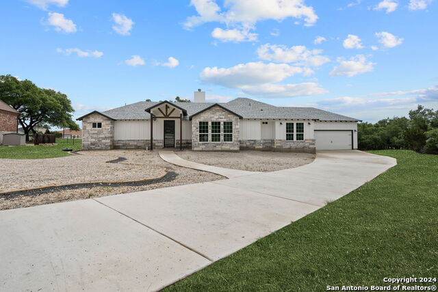 Details for 107 Lon Price S, Blanco, TX 78606