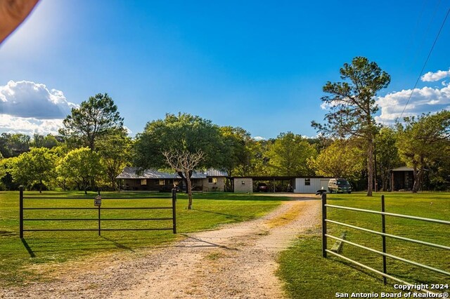 Details for 710 Chipman  , Bandera, TX 78003