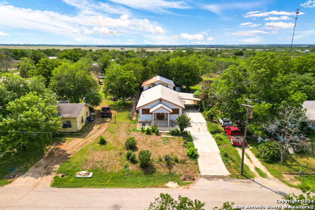 Details for 406 North Rancho Rd, Nixon, TX 78140