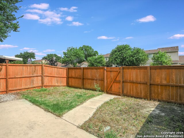 Image 15 of 20 For 9140 Timber Path  1904