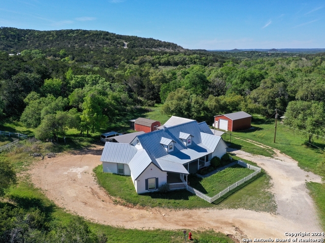 Listing photo id 0 for 10703 Ranch Road 12