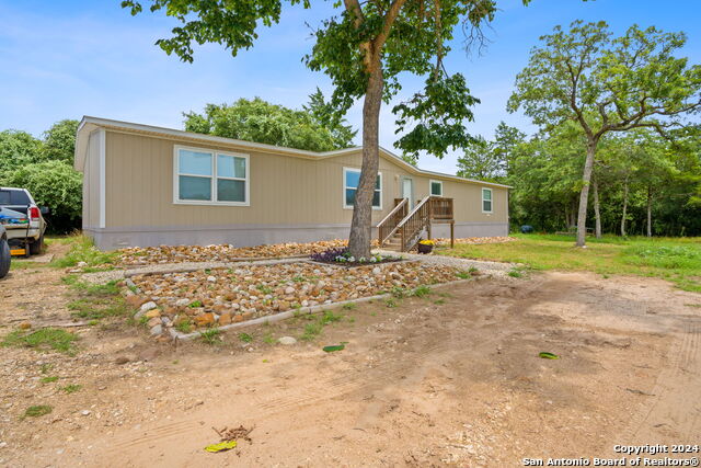 Listing photo id 0 for 1167 County Road 441