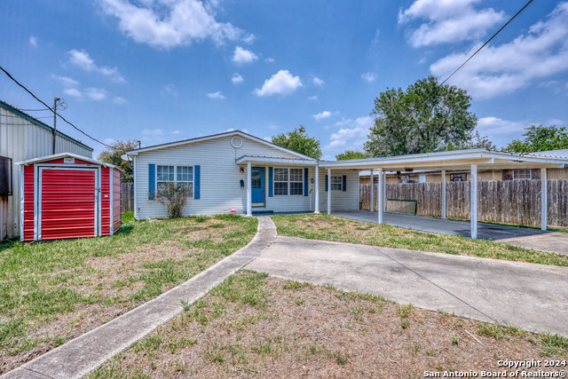 Details for 808 Sinton W, Sinton, TX 78387