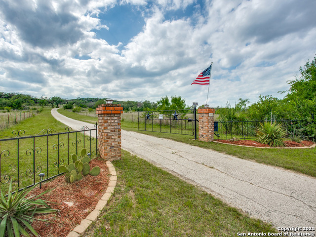 Details for 706 Paleface Ranch Rd S, SPICEWOOD, TX 78669