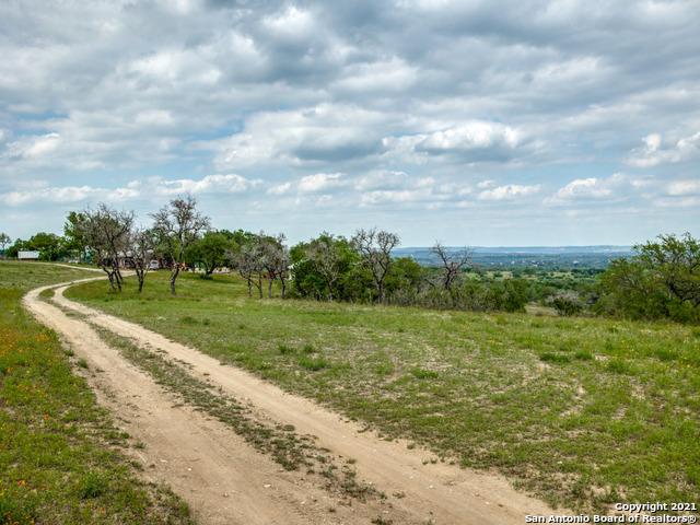 Image 16 of 43 For 706 Paleface Ranch Rd S