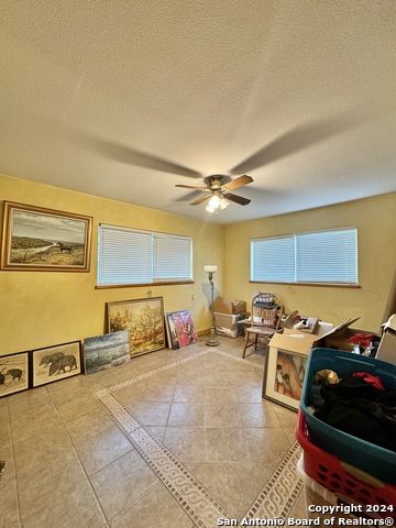 Listing photo id 12 for 1112 Garner Field Rd