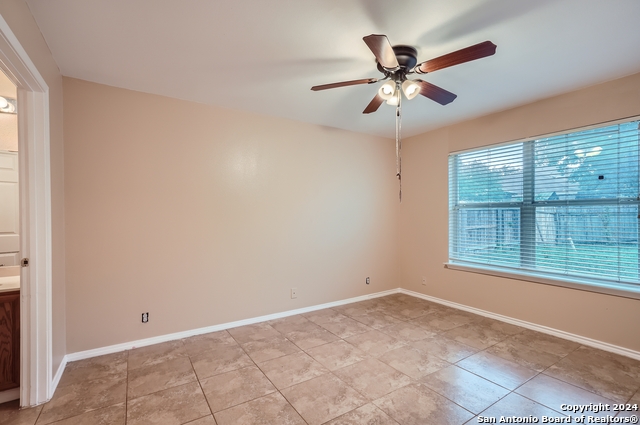 Image 11 of 23 For 10718 Shaenridge S