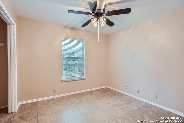 Image 15 of 23 For 10718 Shaenridge S