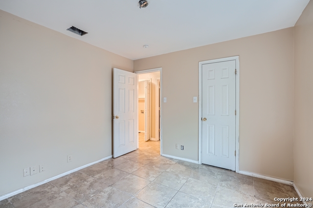 Image 16 of 23 For 10718 Shaenridge S