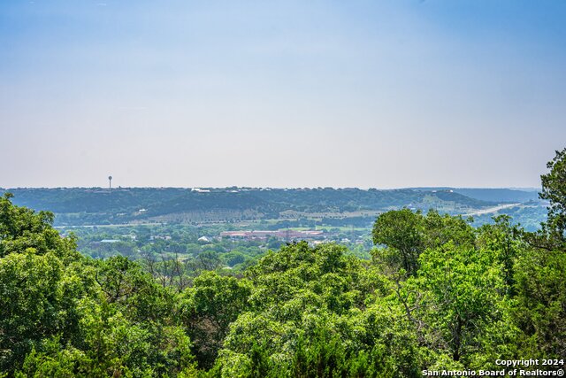 Image 25 of 30 For 222 Yorktown