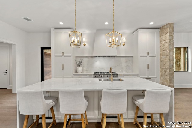 Listing photo id 11 for 318 Tuxedo Ave