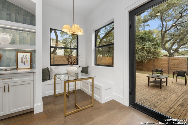 Listing photo id 15 for 318 Tuxedo Ave