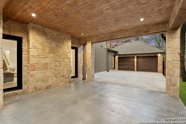 Listing photo id 25 for 318 Tuxedo Ave