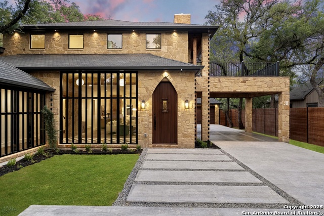 Listing photo id 1 for 318 Tuxedo Ave