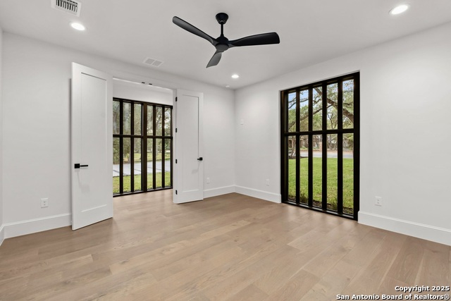 Listing photo id 29 for 318 Tuxedo Ave