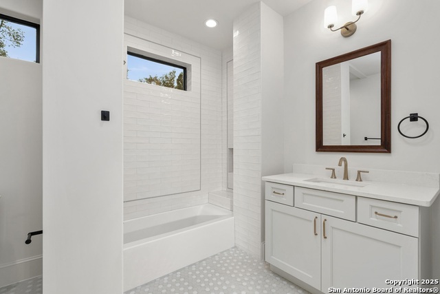 Listing photo id 30 for 318 Tuxedo Ave