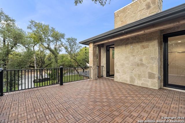 Listing photo id 31 for 318 Tuxedo Ave