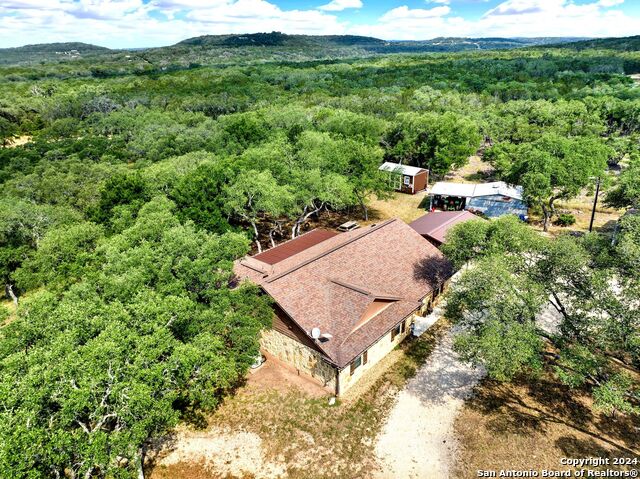 Details for 417 County Road 2471, Hondo, TX 78861