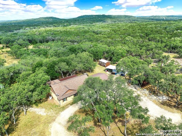 Listing photo id 29 for 417 County Road 2471