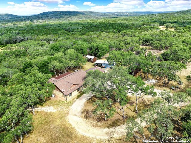 Listing photo id 42 for 417 County Road 2471